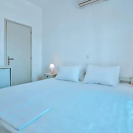 Meltemi Hotel *